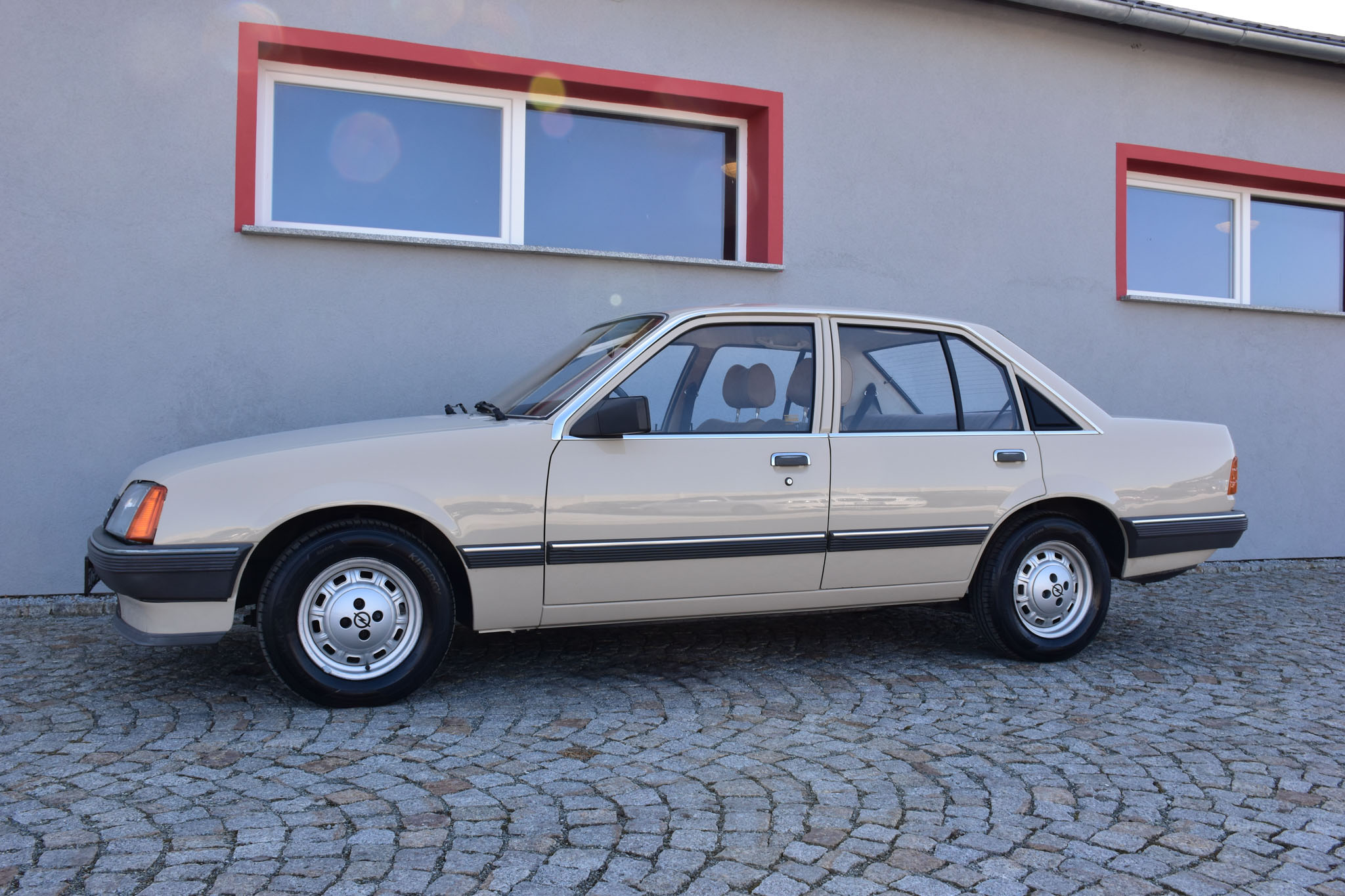 Opel Rekord 2000