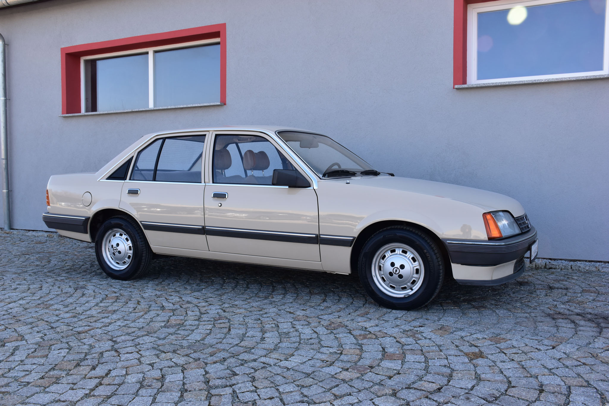 Opel Rekord 2000