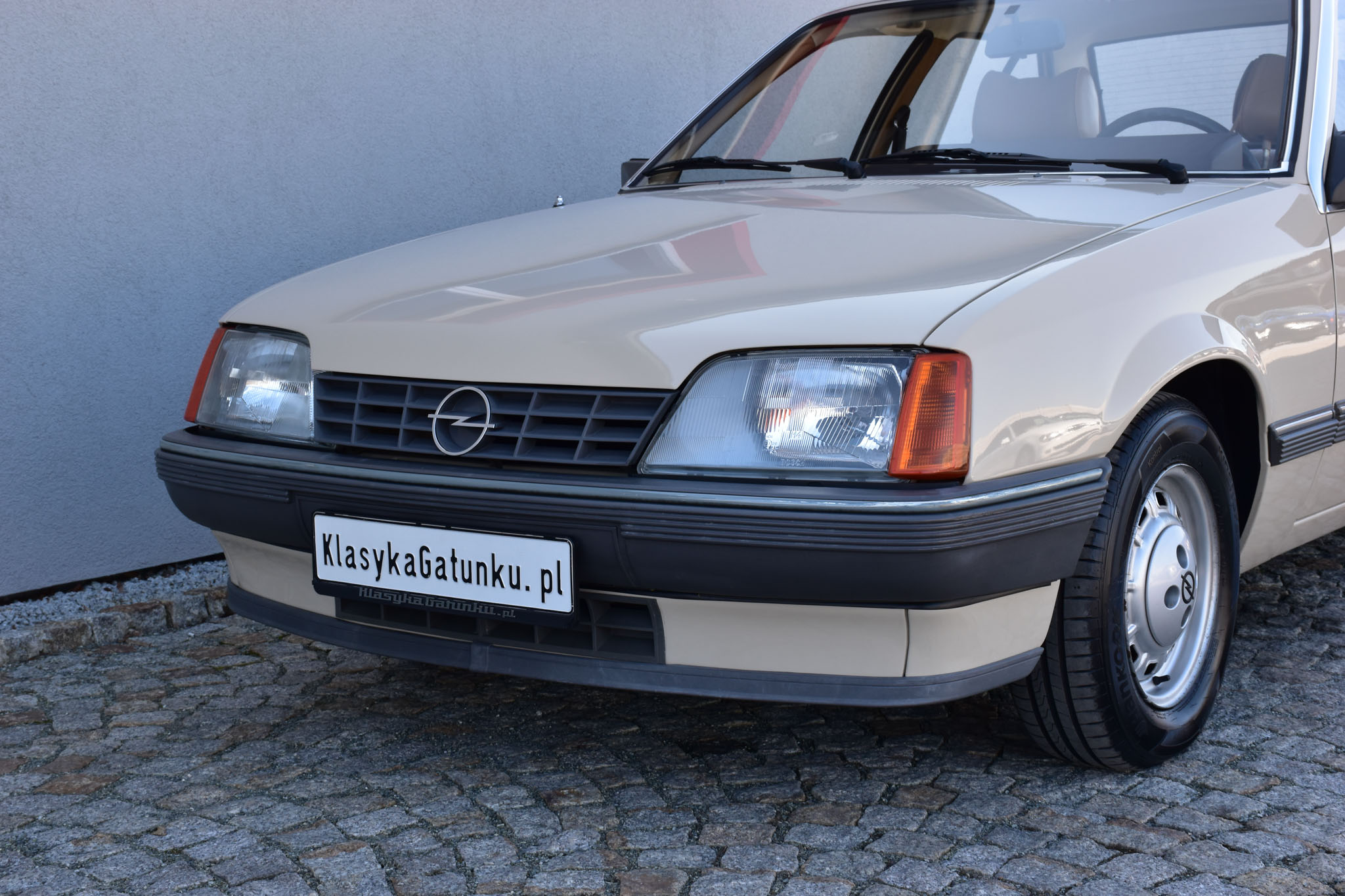Opel Rekord 2000