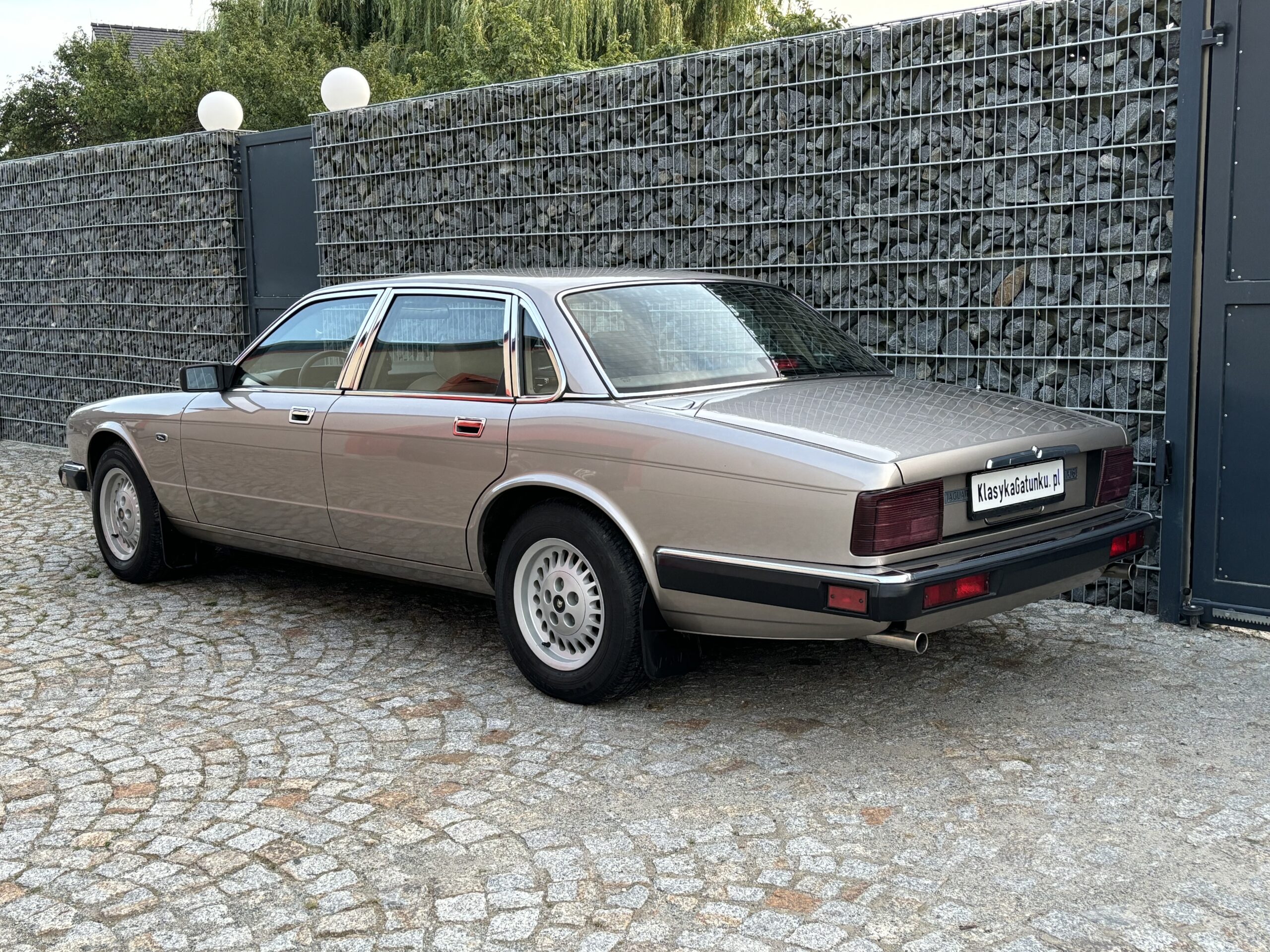 Jaguar XJ6