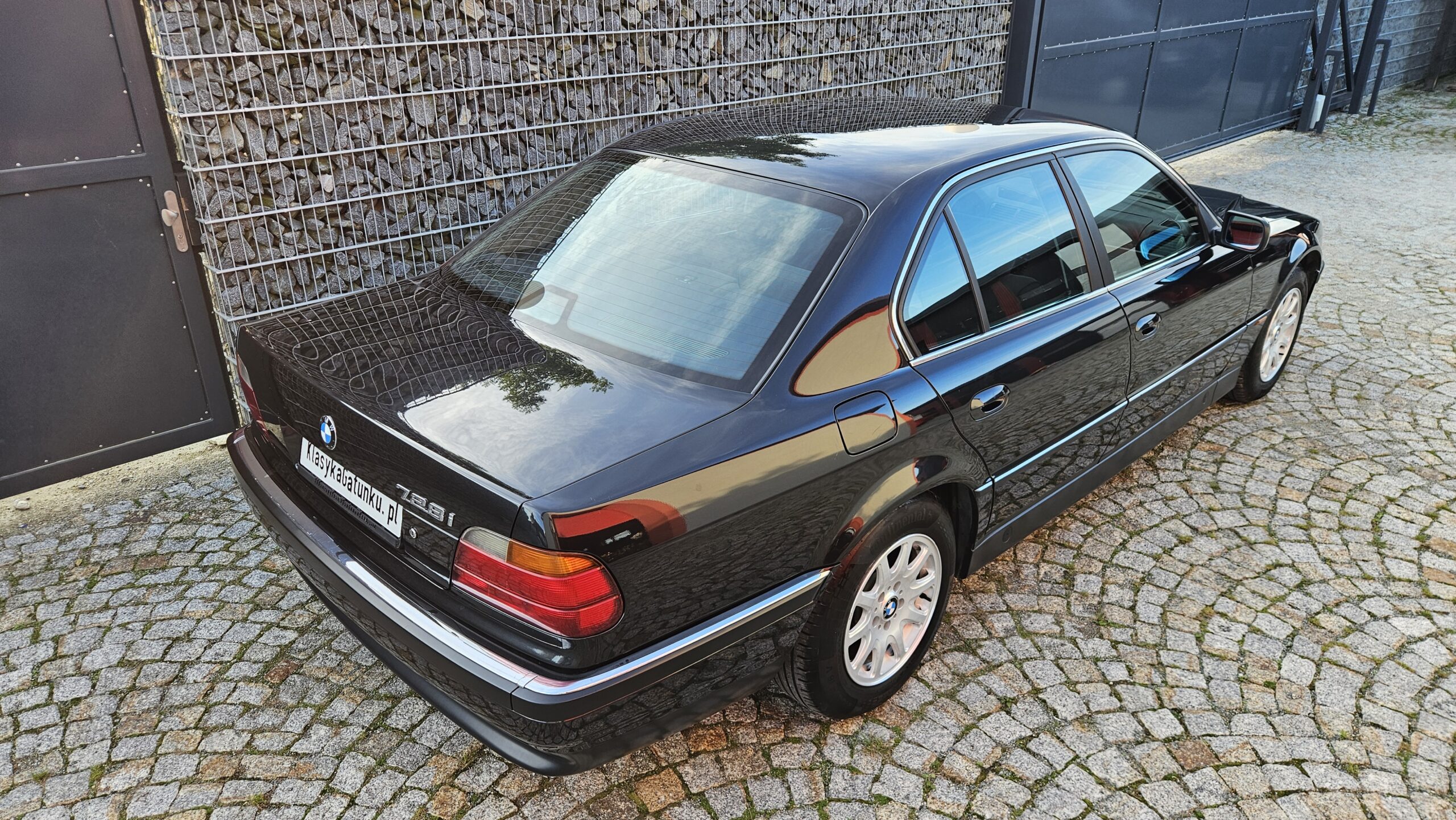 BMW 728i E38
