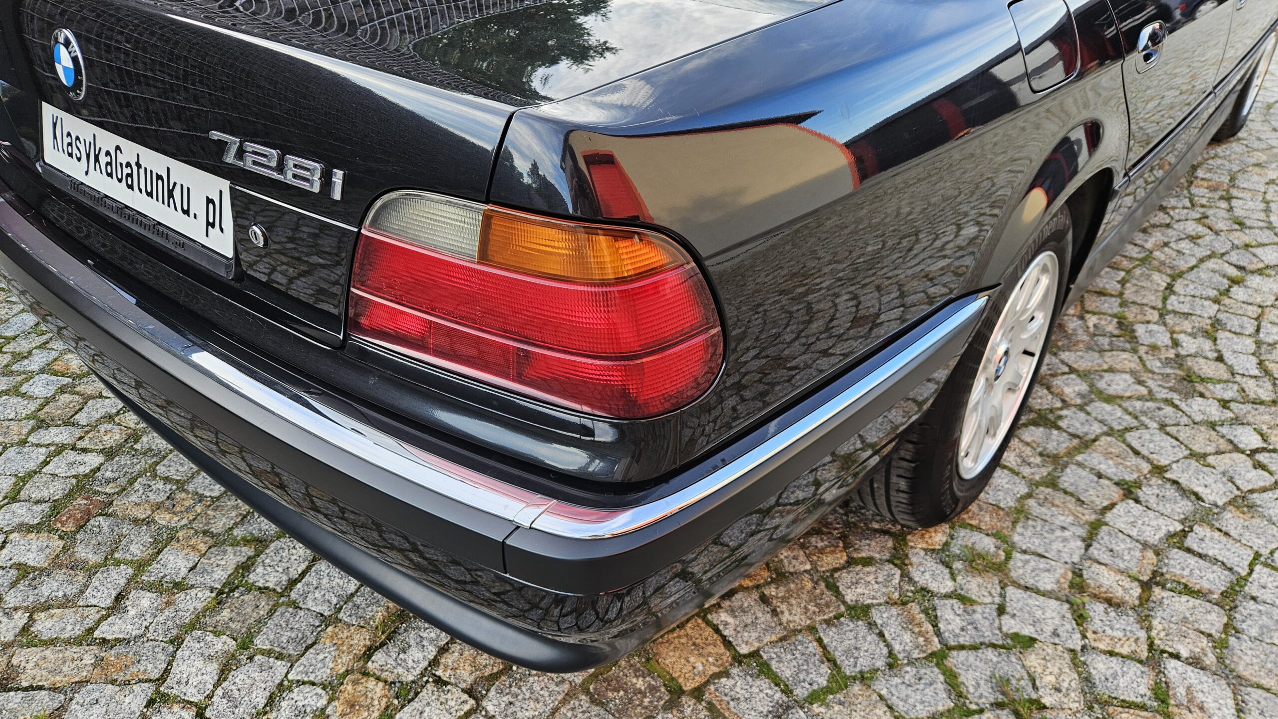 BMW 728i E38