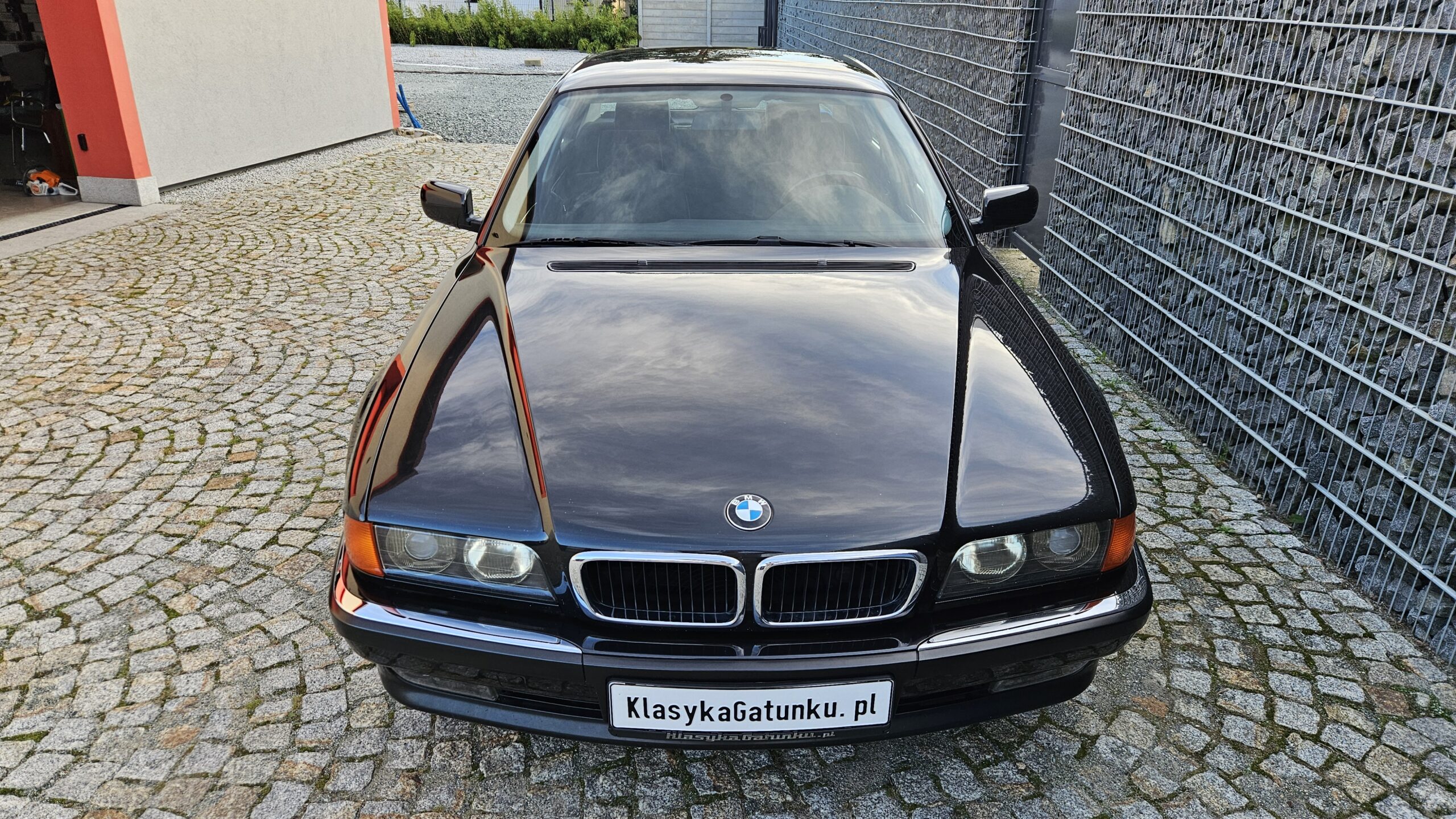 BMW 728i E38