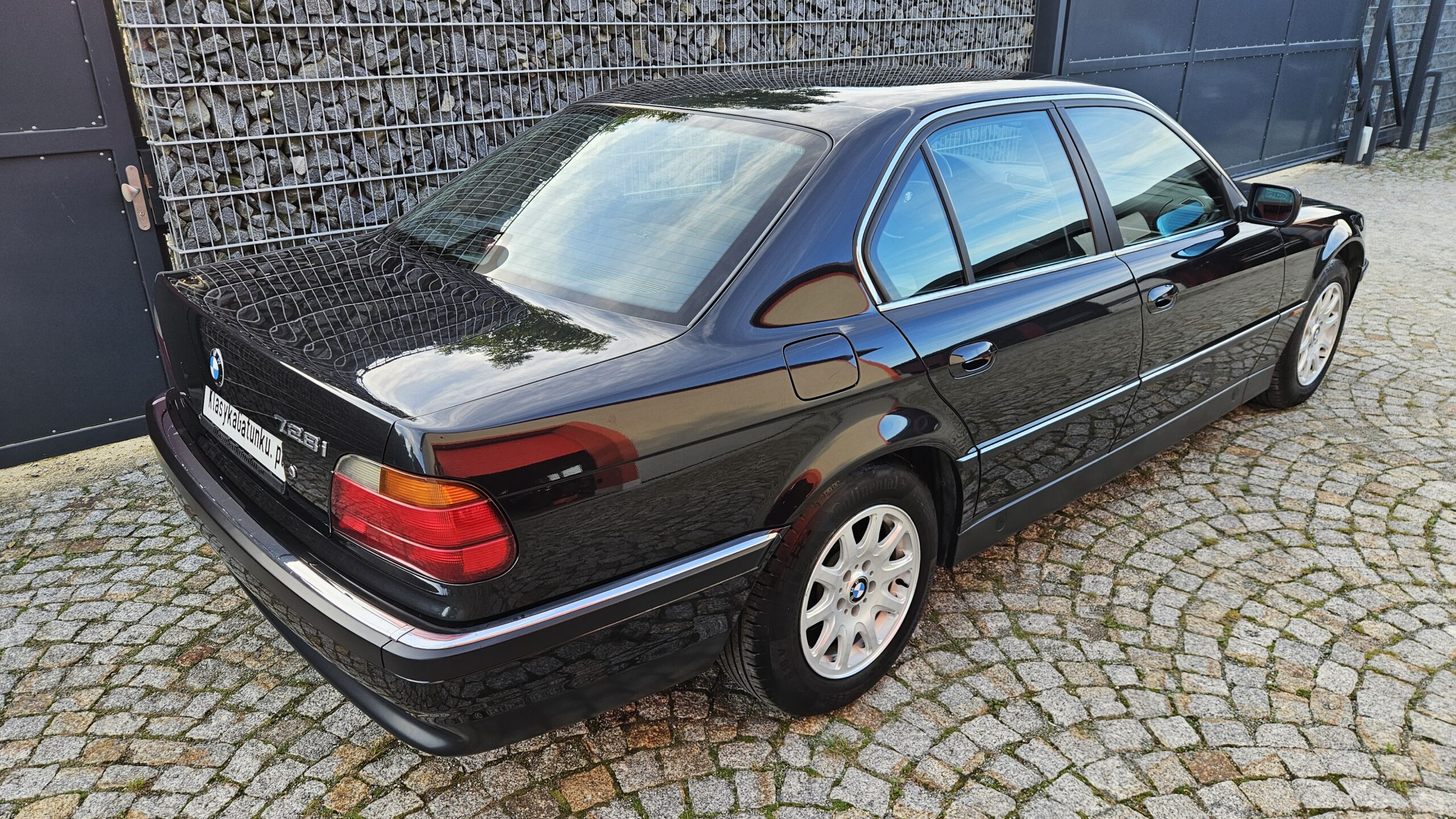 BMW 728i E38