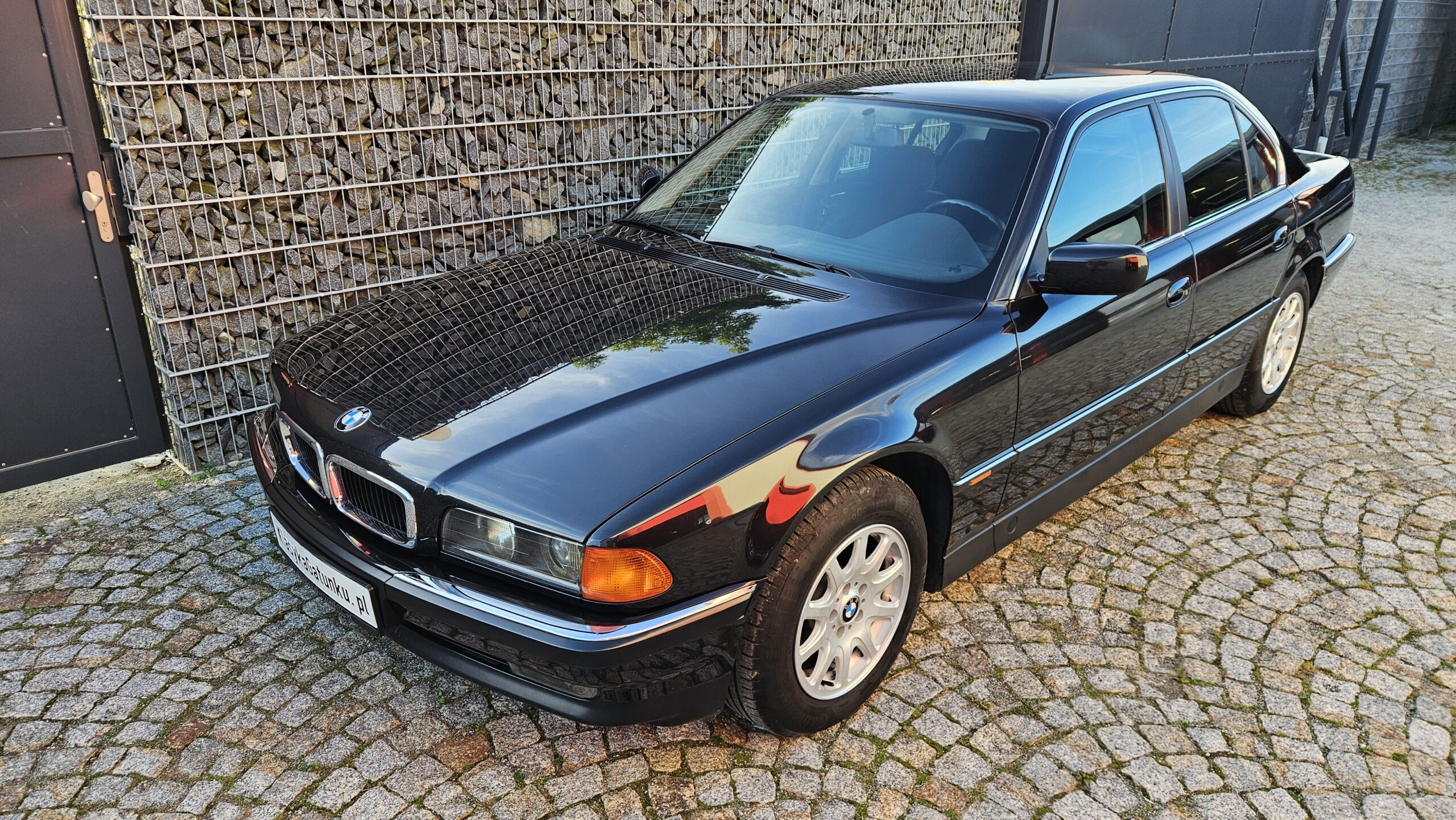BMW 728i E38