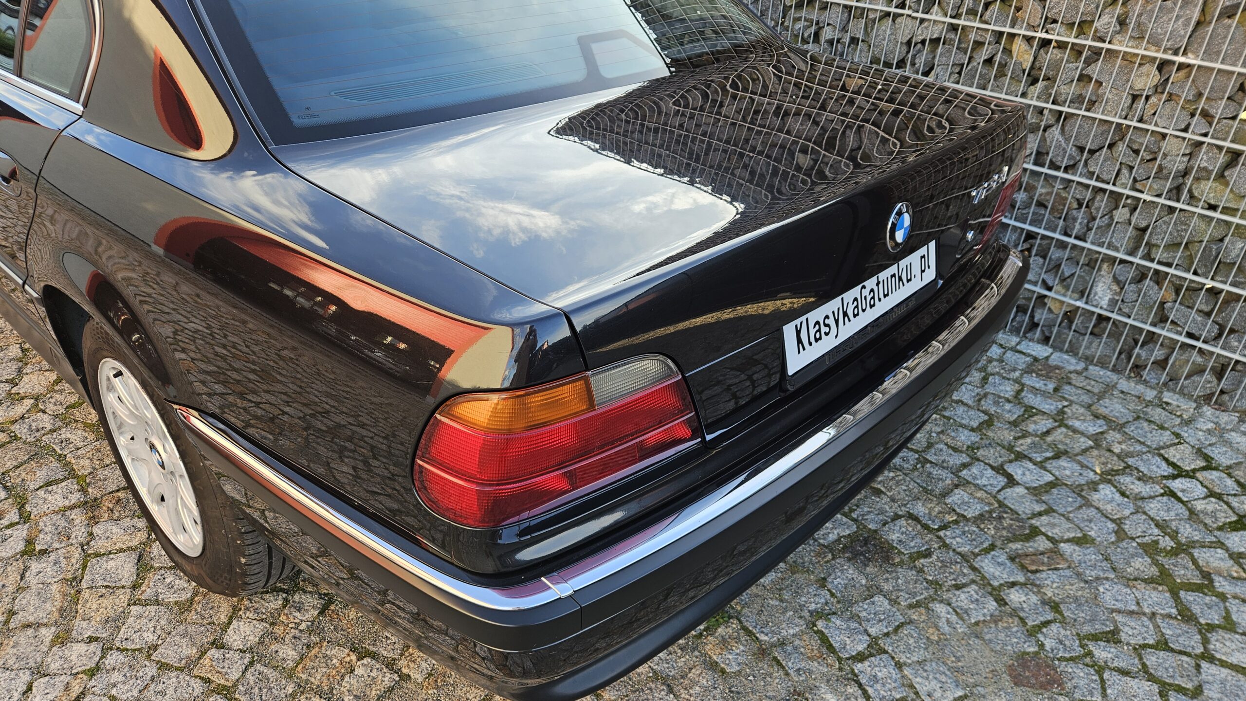 BMW 728i E38