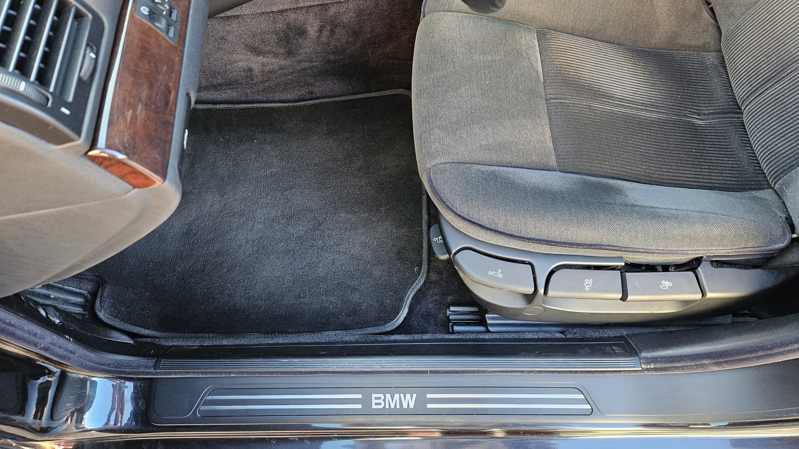 BMW 728i E38