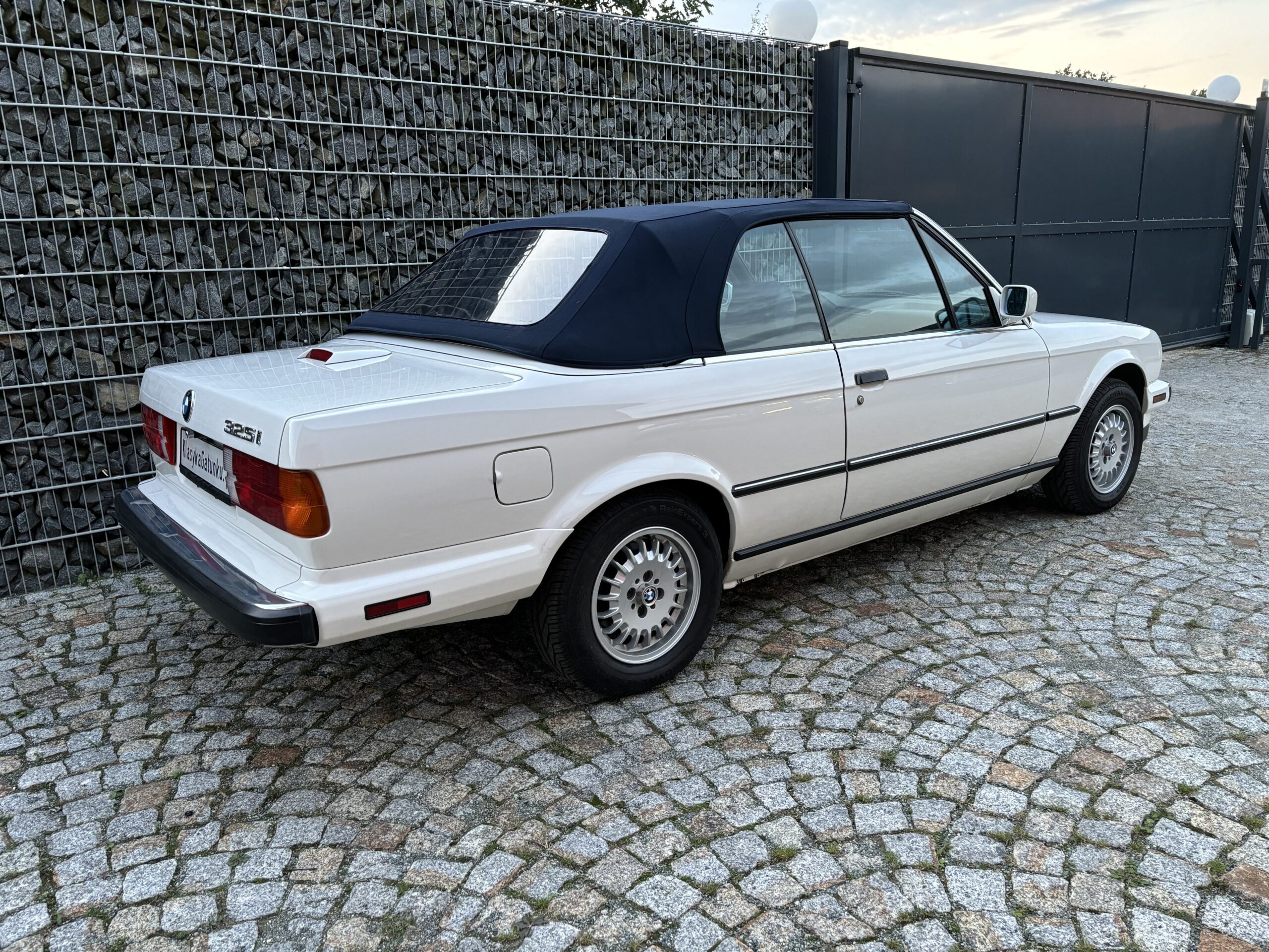 BMW 325i Cabriolet E30